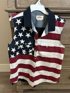 Shyanne Women's Sleeveless Button-Down Flag Print Shirt Red White Blue